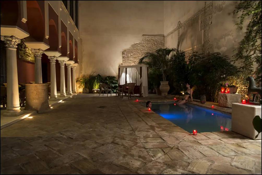 Baños árabes de Córdoba - Patio por la noche